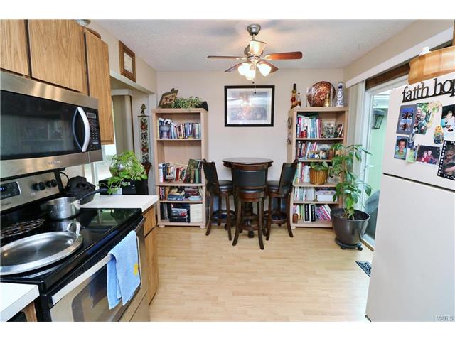 402 Far Hill Dr, Ballwin, MO 63021 photo 13