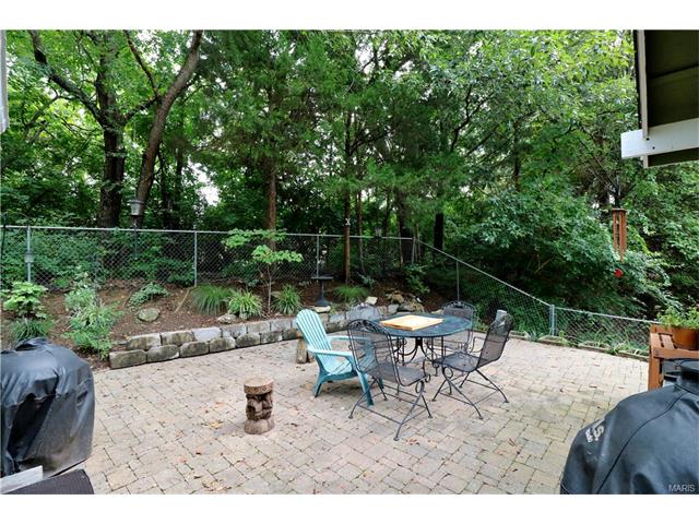 402 Far Hill Dr, Ballwin, MO 63021 photo 24