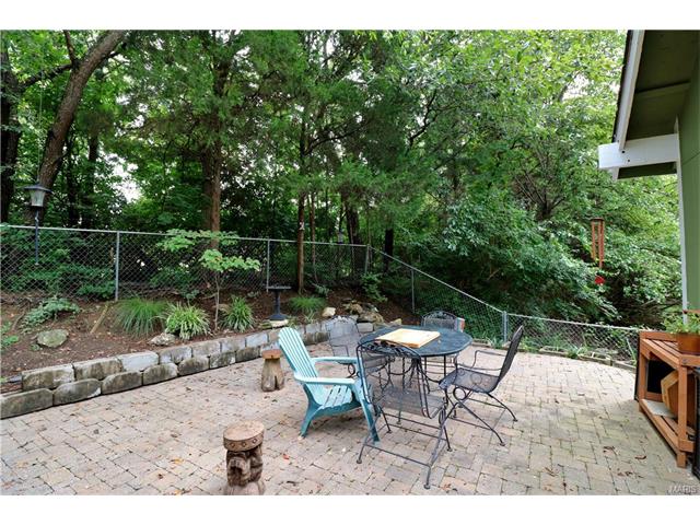 402 Far Hill Dr, Ballwin, MO 63021 photo 25