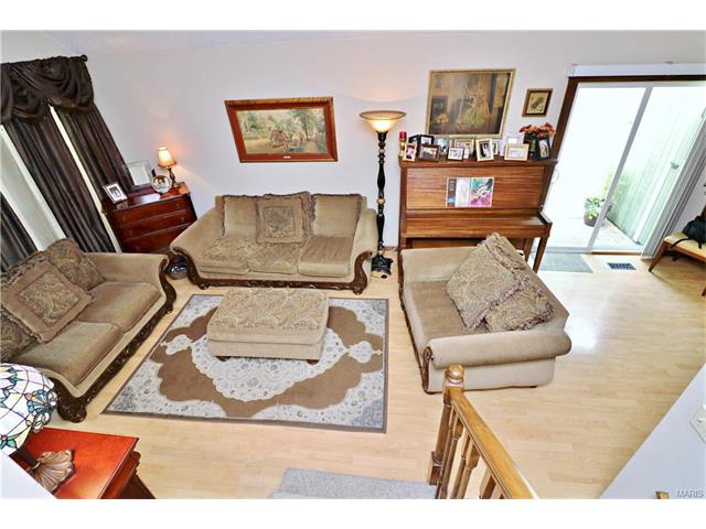 402 Far Hill Dr, Ballwin, MO 63021 photo 11