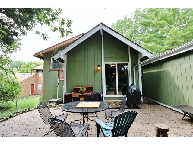 402 Far Hill Dr, Ballwin, MO 63021 photo 27