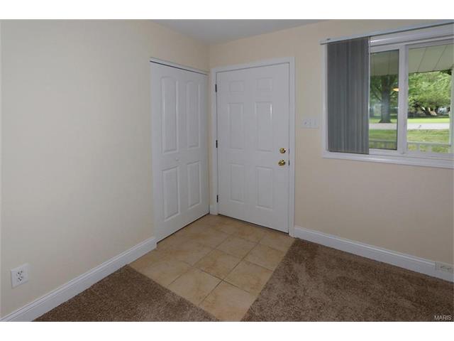 16 N Lang, O'fallon, MO 63366 photo 2