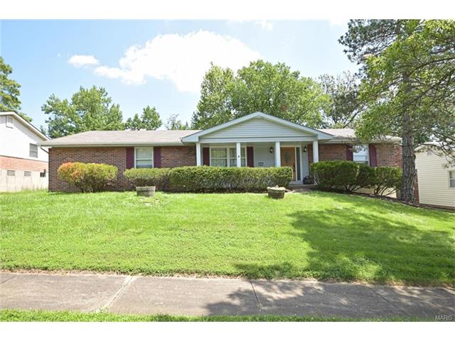 832 Green Lantern Ln, Ballwin, MO 63011 photo 1