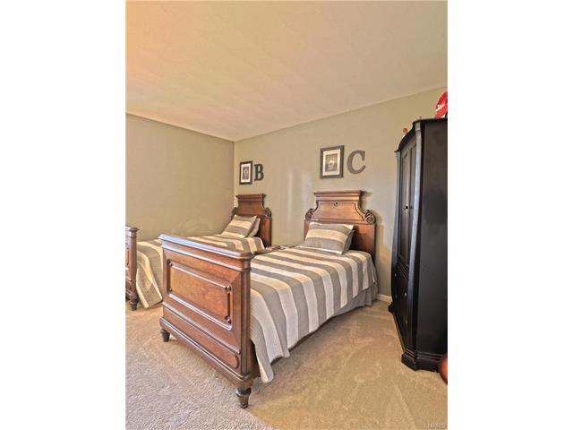 9 Greystoke Ct, Ballwin, MO 63021 photo 36