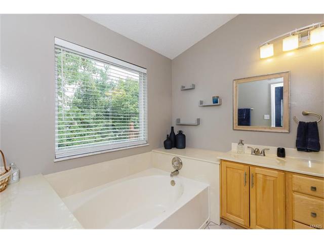 26 Highgrove Ct, O'fallon, MO 63366 photo 9