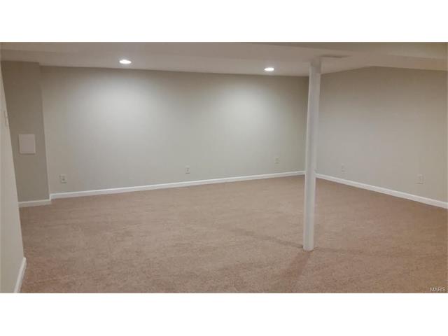 523 Sulphur Spring Rd, Ballwin, MO 63021 photo 8