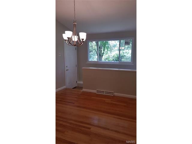 523 Sulphur Spring Rd, Ballwin, MO 63021 photo 5