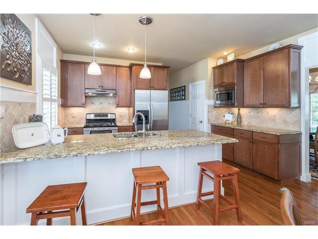 253 Greenburn Dr, Weldon Spring, MO 63304 photo 2