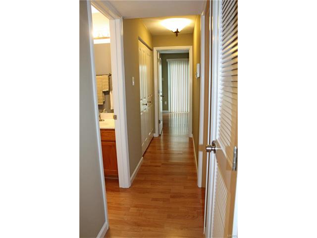 1305 Crossings Ct #B, Ballwin, MO 63021 photo 8