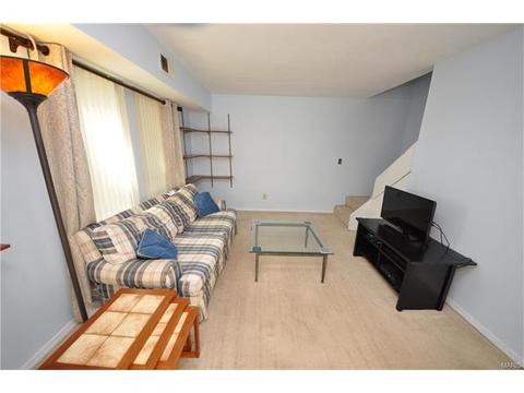 402 Down Hill Dr, Ballwin, MO 63021 photo 3