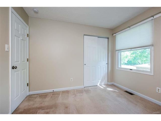 563 Windsor Mill Dr, Ballwin, MO 63011 photo 37
