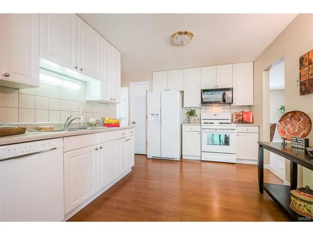 563 Windsor Mill Dr, Ballwin, MO 63011 photo 23