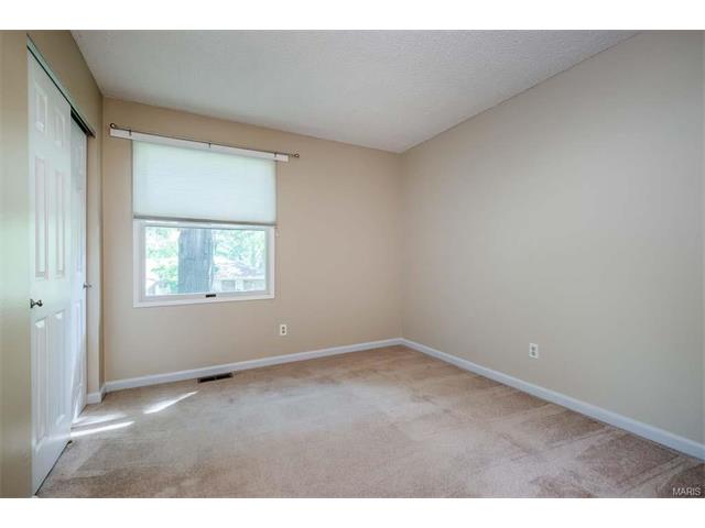 563 Windsor Mill Dr, Ballwin, MO 63011 photo 35