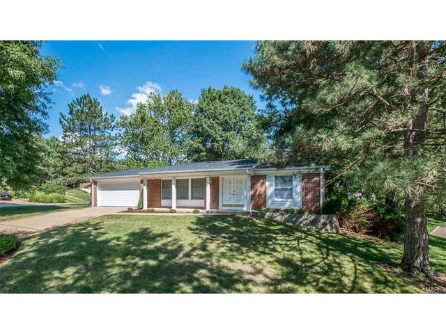 563 Windsor Mill Dr, Ballwin, MO 63011 photo 2