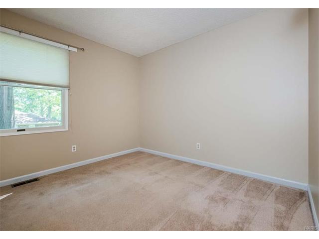563 Windsor Mill Dr, Ballwin, MO 63011 photo 36
