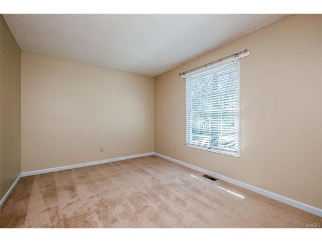 563 Windsor Mill Dr, Ballwin, MO 63011 photo 38