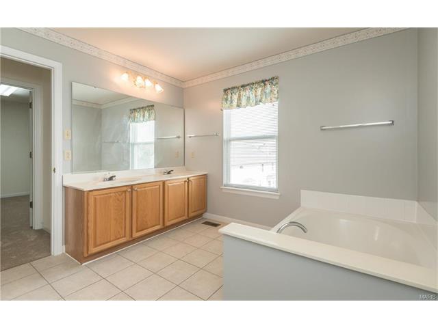 137 Windy Acres Estates Dr, Ballwin, MO 63021 photo 27