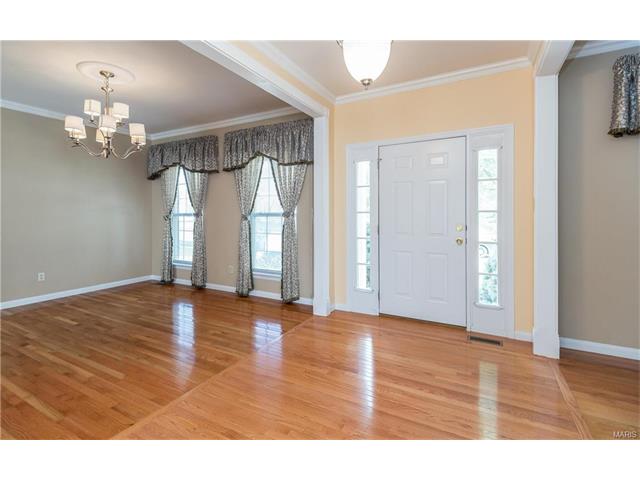 137 Windy Acres Estates Dr, Ballwin, MO 63021 photo 4