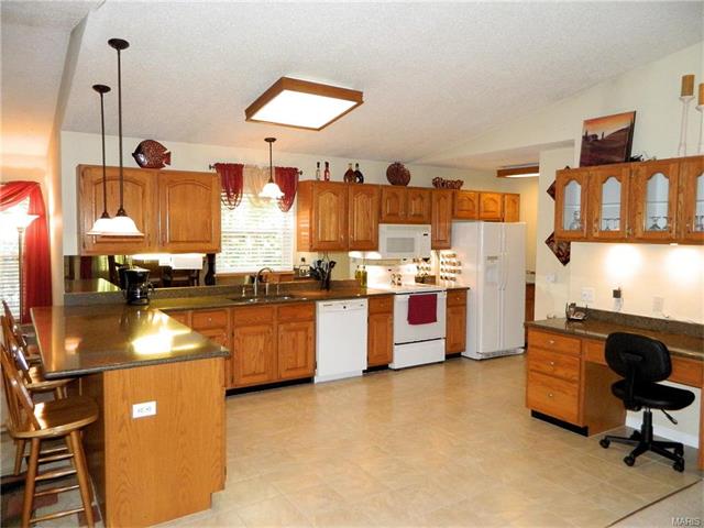1558 Madre Dr, Foristell, MO 63348 photo 11
