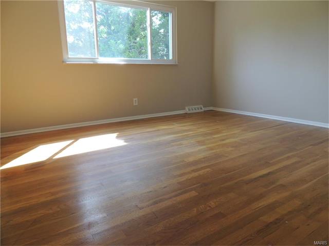 808 Sherwick Ter, Ballwin, MO 63021 photo 13