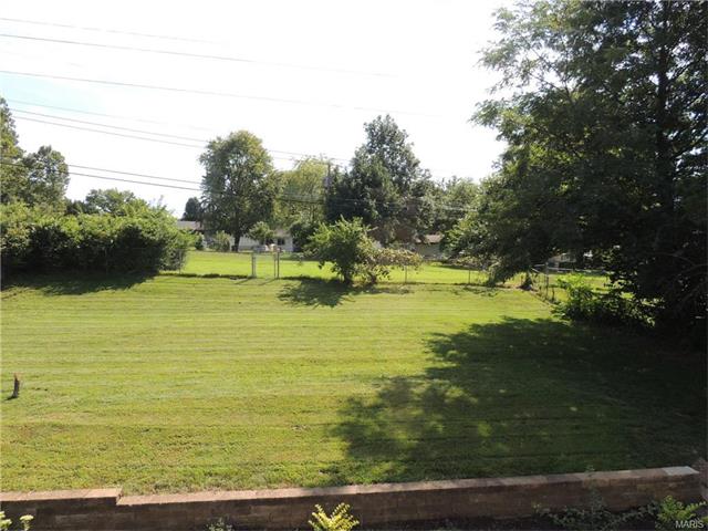808 Sherwick Ter, Ballwin, MO 63021 photo 2