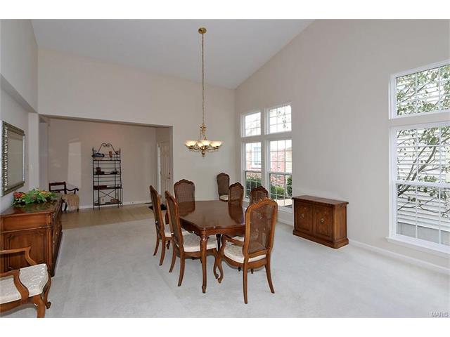 13261 Barrett Chase Cir, Ballwin, MO 63021 photo 7