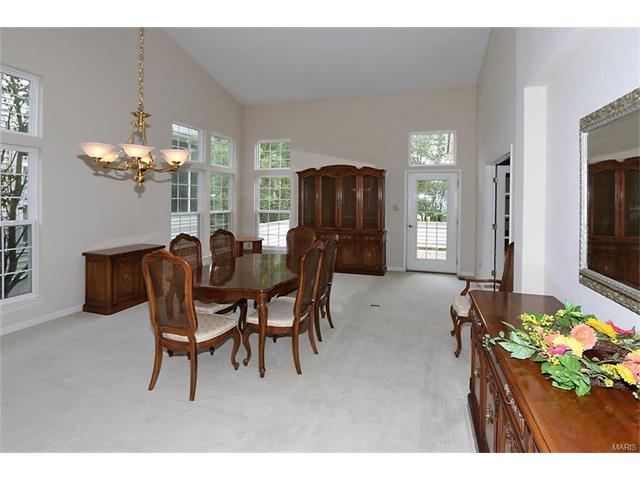 13261 Barrett Chase Cir, Ballwin, MO 63021 photo 6