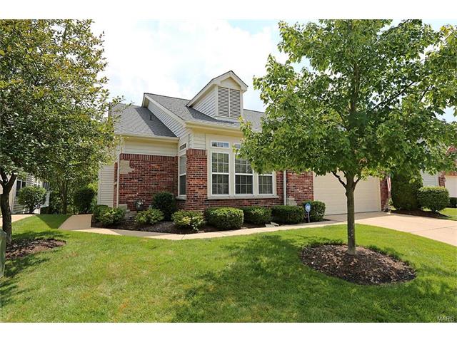 13261 Barrett Chase Cir, Ballwin, MO 63021 photo 1