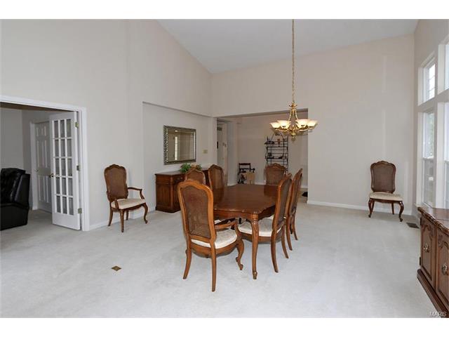 13261 Barrett Chase Cir, Ballwin, MO 63021 photo 8