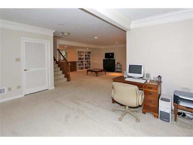 13261 Barrett Chase Cir, Ballwin, MO 63021 photo 21