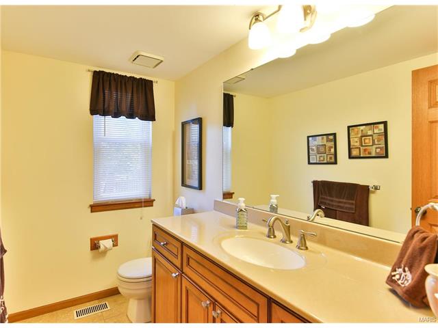 782 Strafford Rdg, Ballwin, MO 63021 photo 17
