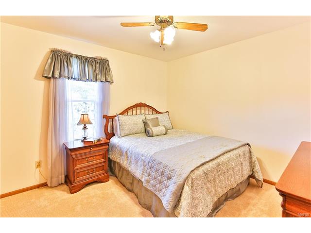 782 Strafford Rdg, Ballwin, MO 63021 photo 31