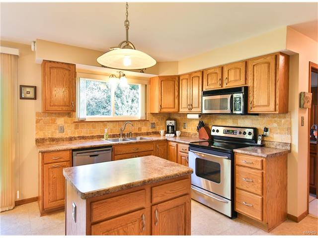 782 Strafford Rdg, Ballwin, MO 63021 photo 12