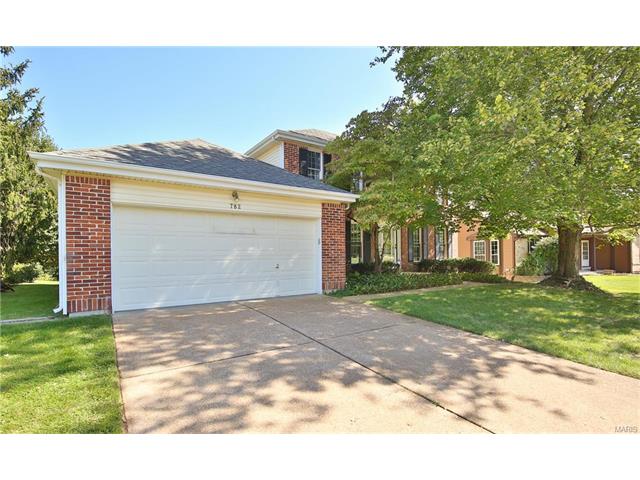 782 Strafford Rdg, Ballwin, MO 63021 photo 2