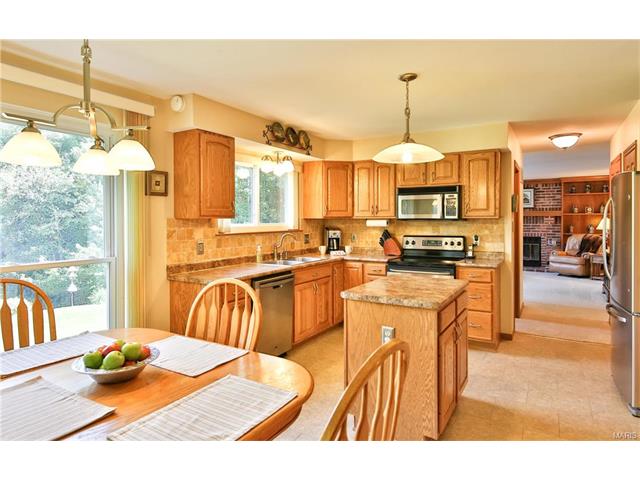 782 Strafford Rdg, Ballwin, MO 63021 photo 14