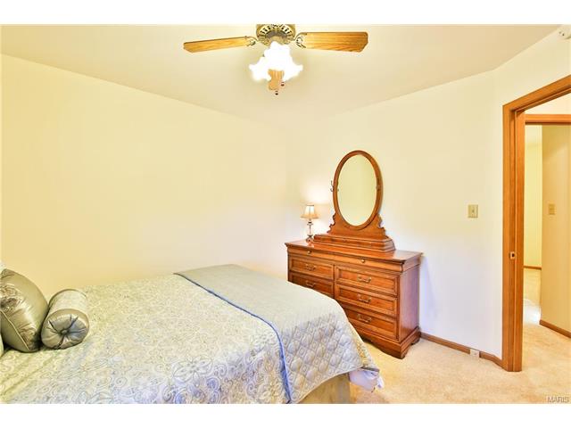 782 Strafford Rdg, Ballwin, MO 63021 photo 32