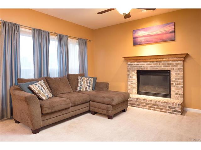 112 Chantry Dr, O'fallon, MO 63366 photo 9