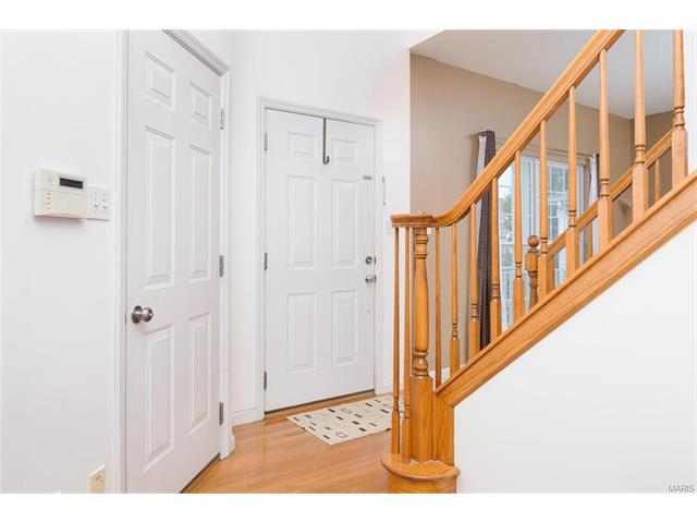 112 Chantry Dr, O'fallon, MO 63366 photo 5