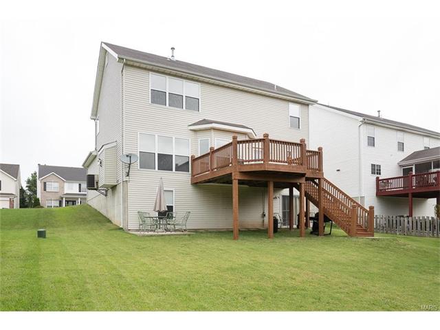 112 Chantry Dr, O'fallon, MO 63366 photo 3