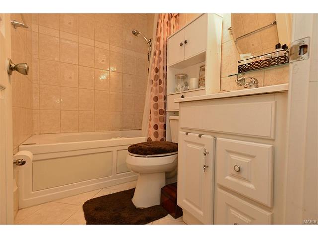 29 Saint Lawrence Dr, Ballwin, MO 63021 photo 8