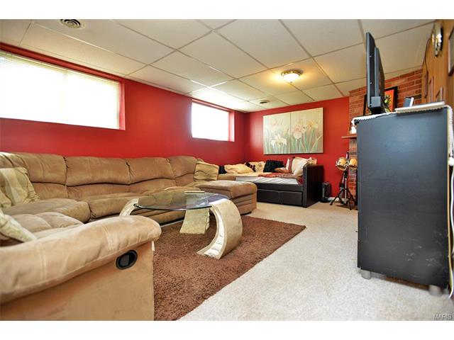 29 Saint Lawrence Dr, Ballwin, MO 63021 photo 13