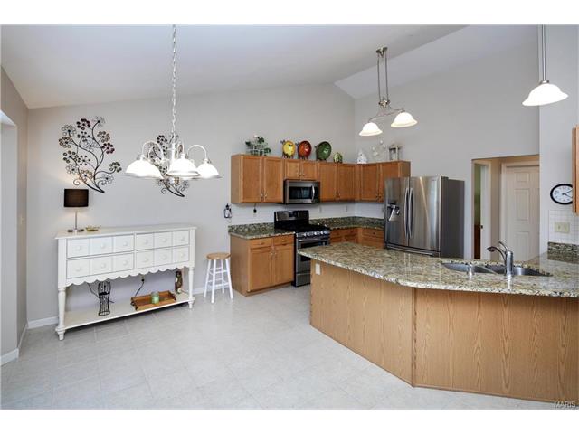 2 Saint Libory Ct, O'fallon, MO 63366 photo 8