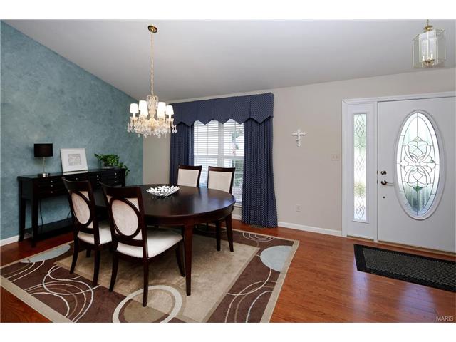 2 Saint Libory Ct, O'fallon, MO 63366 photo 2
