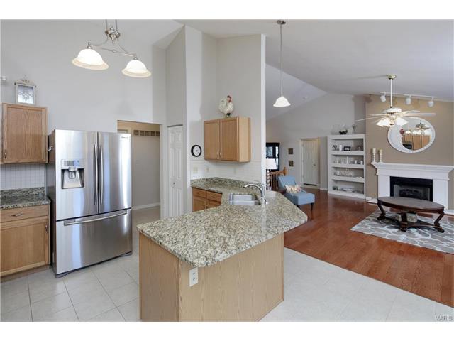 2 Saint Libory Ct, O'fallon, MO 63366 photo 6