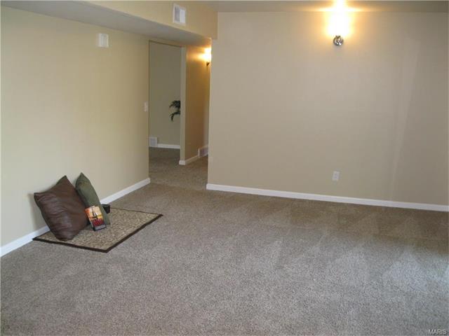 2553 Hackman, Saint Louis, MO 63136 photo 8