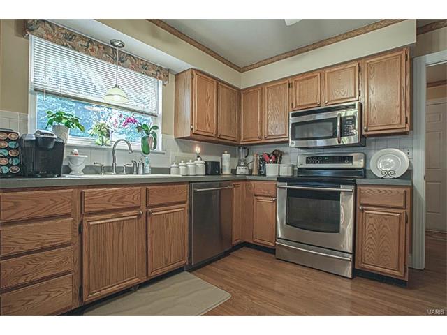 238 Greenburn Dr, Weldon Spring, MO 63304 photo 5