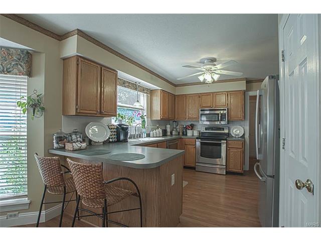 238 Greenburn Dr, Weldon Spring, MO 63304 photo 4