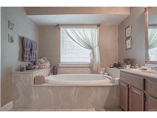 238 Greenburn Dr, Weldon Spring, MO 63304 photo 18
