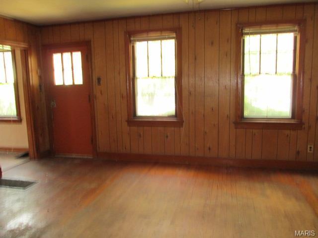 8804 Corwin Dr, Saint Louis, MO 63136 photo 2
