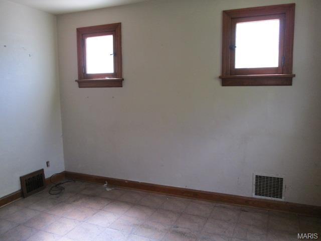 8804 Corwin Dr, Saint Louis, MO 63136 photo 9